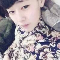 12岁的男孩骑在13岁女生背上,手搂着女生,脸贴着脸,在玩闹,男生为什么会这样有快感是么
