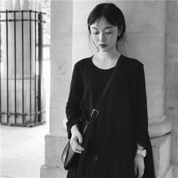 女生黑白伤感落寞头像大全2018算了这个词包含了多少失望