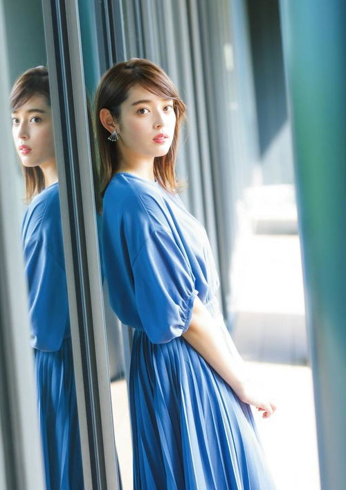 日本气质美女矢作穂香,精致长相仿佛真人洋娃娃,甜美笑容超迷人