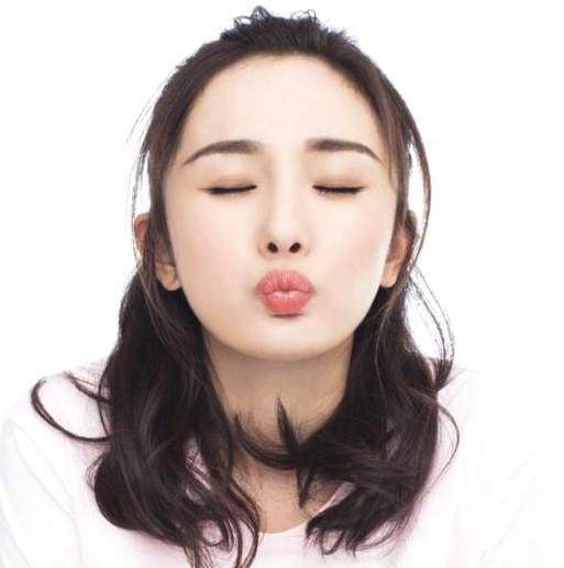 女星嘟嘴卖萌神表情热巴搞怪,baby少女,却都被郑爽秒杀了