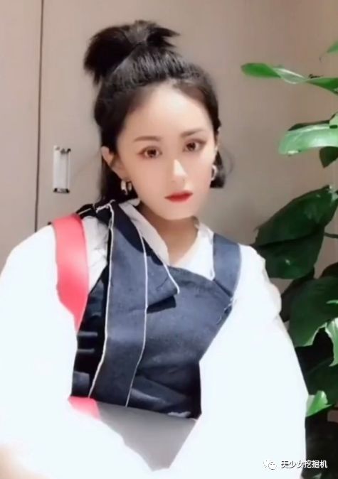 年度网红颜值黑榜鱼没放少女变大妈,社会摇骚出新高度,知名动漫博p图技术碾压刘梓晨