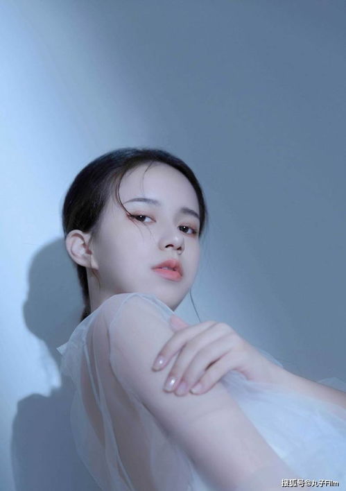 性感美女时尚写真漂亮脸蛋小姐姐白嫩肌肤,气质养眼唯美迷人
