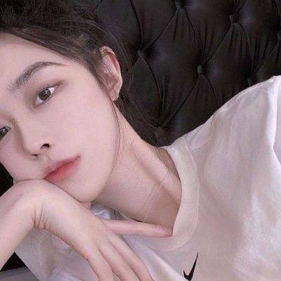 普通自然真人头像女可爱宇宙限量版售的快乐