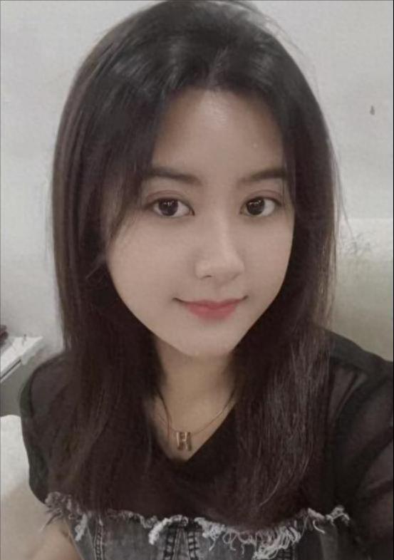 云南美女网红叶慧去世,年仅26岁,死因曝光,父亲1个月前刚去世