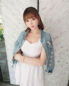清纯女星粉丝称为小侯佩岑性感身材要赶超林志玲