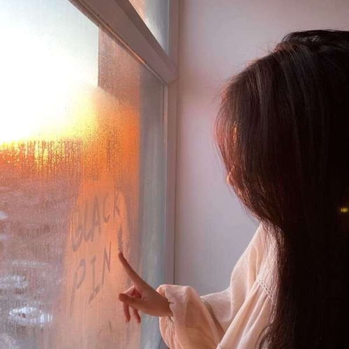 真人宝藏背影女生头像