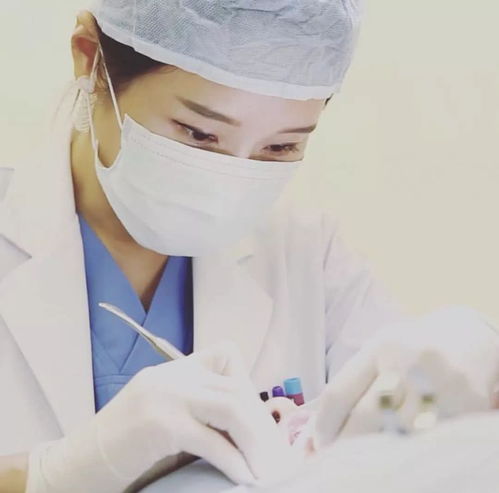 许路儿升级版60岁大妈与邱泽传绯闻,50岁牙医美过女儿