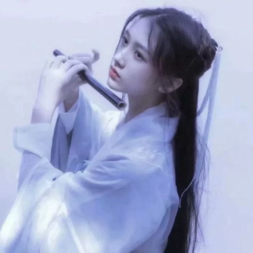 穿书文她穿成炮灰女配,住在冷宫还要被迫宫斗,每天都在瑟瑟发抖