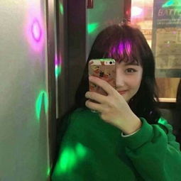 女生绿色头像个性霸气脊骨
