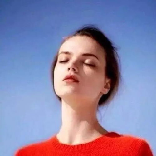 ins风女生头像空了香水,枯了玫瑰,你慵懒撒野,说解释很累