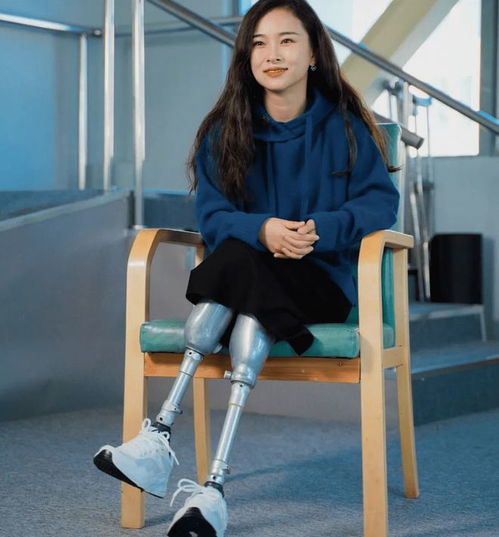 她在汶川地震中丧女失腿,6年后再嫁华裔学霸,今儿女双全很幸福
