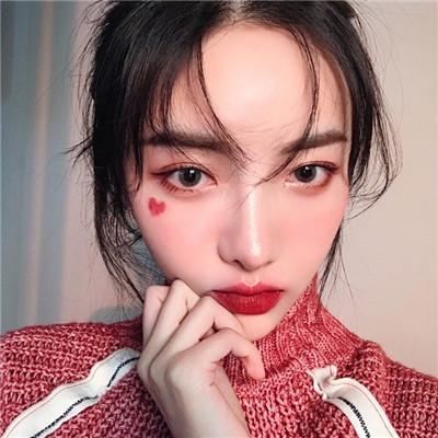 女生起床后皮肤的4个特点,太影响颜值,化妆也难掩盖