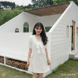 有哪些日常简单又精致的长裙,适合20岁左右的女生穿的那种