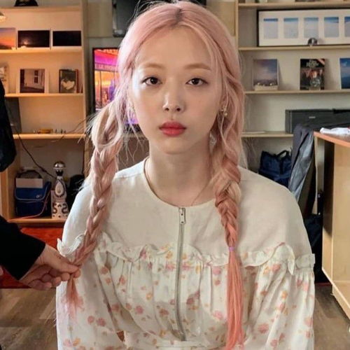 韩国娱乐圈太可怕,继雪莉荷拉自杀后又一女星去世,年仅26岁