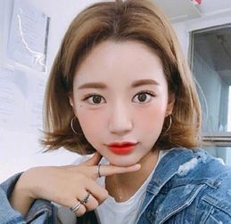 女生短发头像高冷侧脸