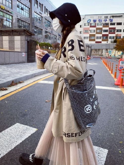 哪位女星能比泫雅敢穿看她内衣外穿新造型,一般人绝驾驭不了