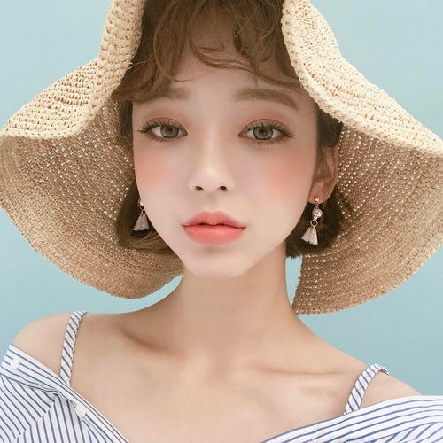 短发姑娘,笑起来不要太好看з