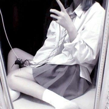 16岁可爱女生手机遮脸头像