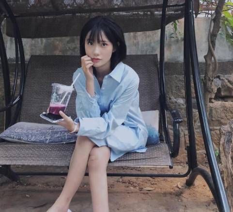 陈意涵更像小女生了,穿男友风衬衫玩下衣失踪,配短发清纯甜美