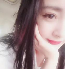 杨幂的挡脸自拍,挡不住的是完美的妆容啊
