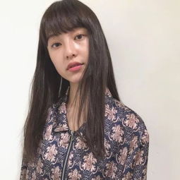 小松菜奈接班人98年的她也有同款冷漠厌世脸凭借独特的迷离眼神人气爆棚