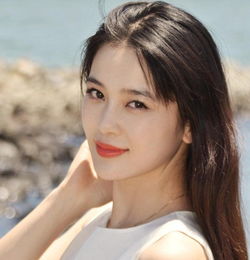 中戏校花气质佳人曾获最佳上镜皇后奖