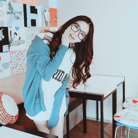 诱人女生专属的空间qq头像我怕你生命中留了太多人而我不过是一盏灯