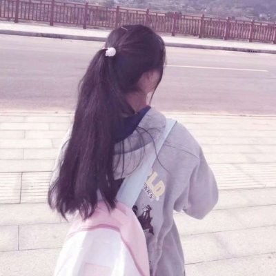 qq头像2019年女背影迷上你的背景飘飘长发