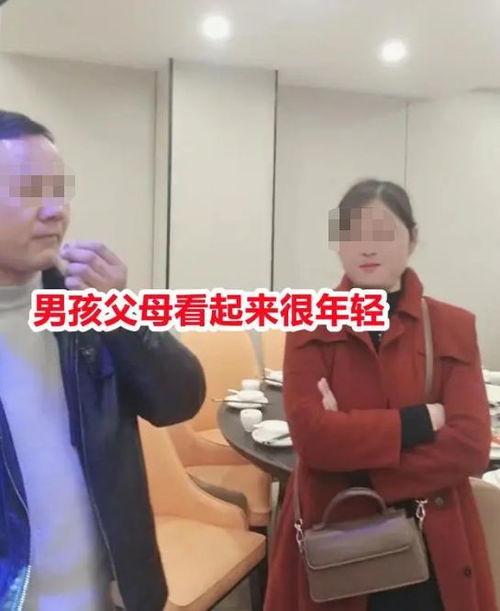 安徽20岁小伙订婚,一脸害羞不敢直视女孩,父母多相处就熟了