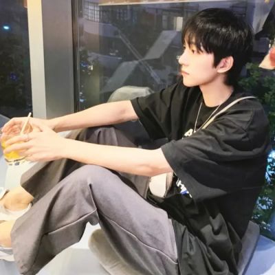 成熟自然真人头像女男生