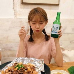 酷酷美少女吃货女生最可爱