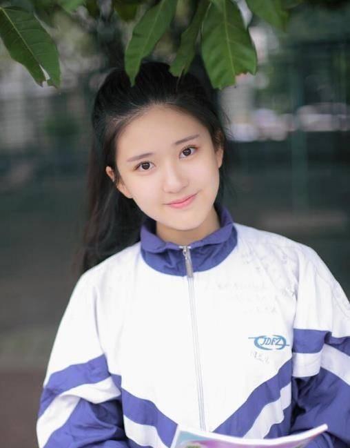 网票选最具校花感女星赵露思七热巴五,冠军打败杨紫赵丽颖