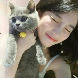 2018漂亮女生怀抱可爱小动物头像独一无二小清新女生头像