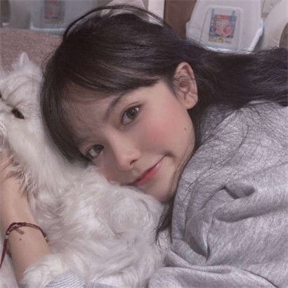 可爱女生和猫的头像,抱猫的女生送给喜欢小猫的亲