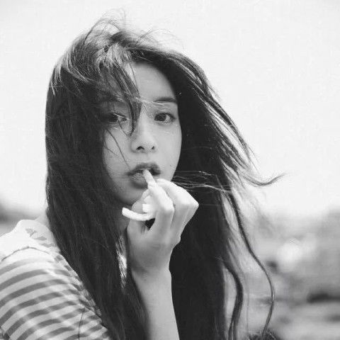 网易云情感丧句悲伤才是真正的魔鬼,越强大的,藏得越深
