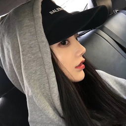 戴帽子女生头像