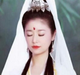 杨幂鞠婧祎林心如热巴刘亦菲赵丽颖郑爽,一袭白衣谁仙气飘飘