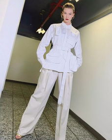 要不要买这件衣服,看有没有这个就知道