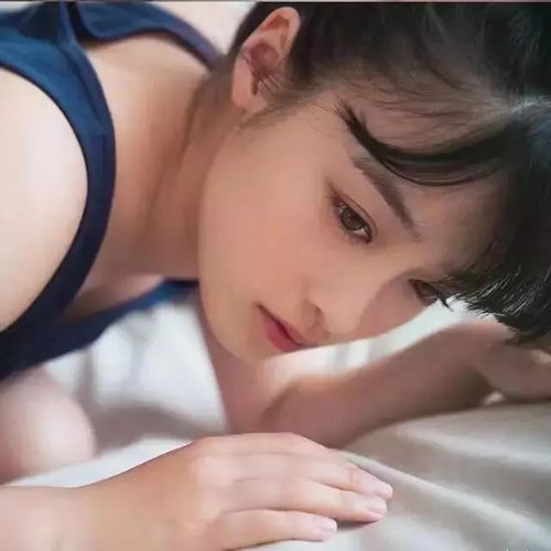 既以背影赢天下,何以回首乱芳华