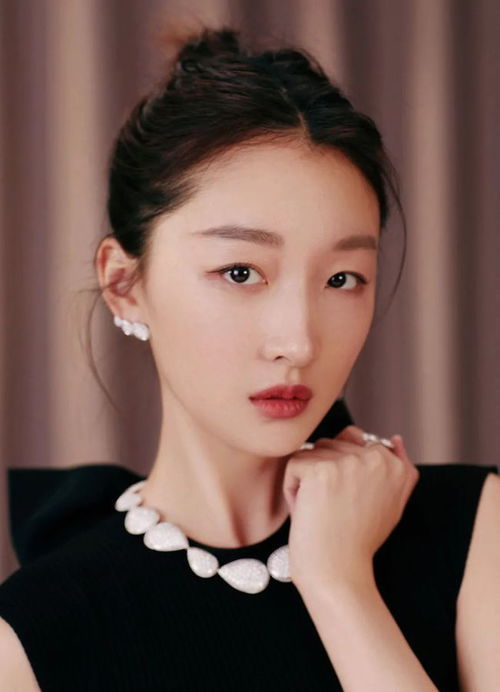 非典型美女周冬雨为什么越看越让人上头