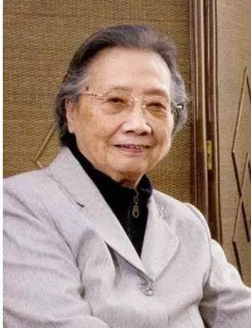 年近百岁女中医,从少年美到老年的奥秘从不碰这两样东西