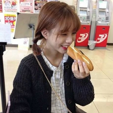 圆脸直发适合什么刘海好看图片女生头像