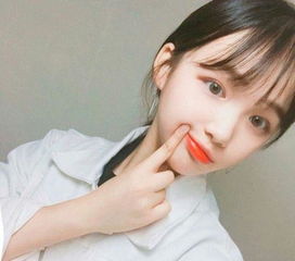 女生空气刘海图片依旧是那般清新与甜美