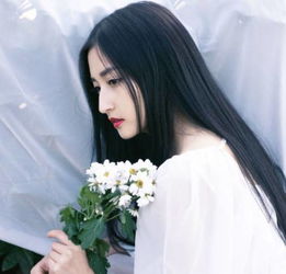 真人版腹黑女头像邓莎成