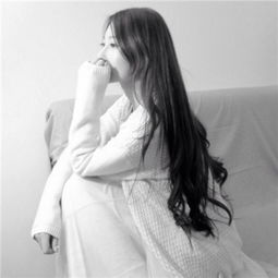 女生侧面黑白伤感长发头像2018最新我只是想要一颗不背叛的心