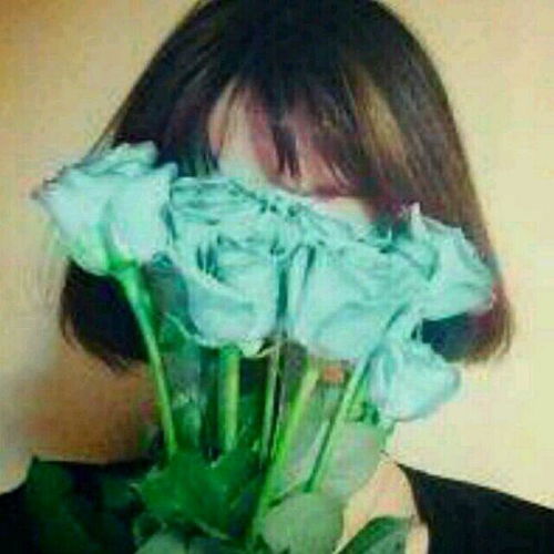 找出这张照片的情侣照,必须要找到啊,急需要