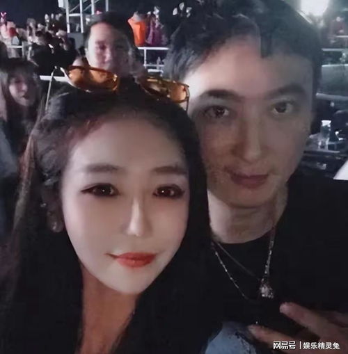 黄一鸣再晒女儿视频,宝宝1岁多已经会喊爸爸,模样像爷爷王健林