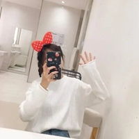 图片女头像手机遮脸自恋