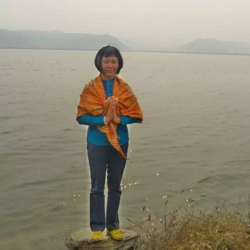 一女居士每天念5万声佛号,拜佛1000拜的修行经历