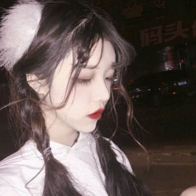 女生伤感微信头像侧面,只有侧脸才能看出你的心